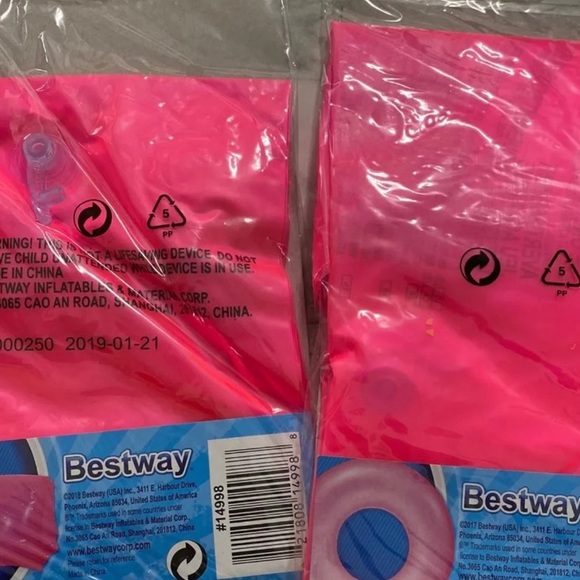 Pool floaties - Picture 2 of 2